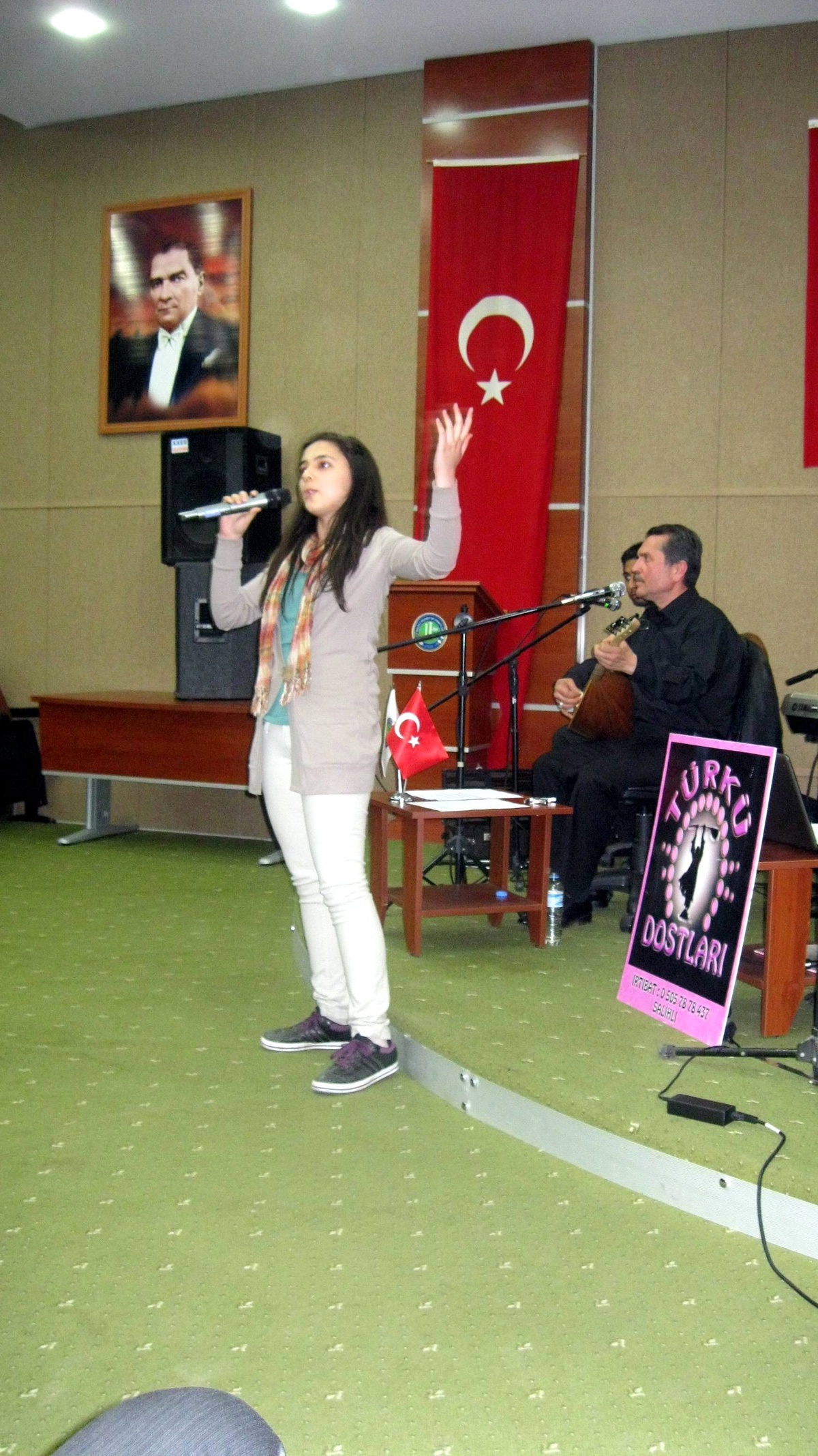 Salihli Türk Ocakları\'ndan Türkü ve Şiir Şöleni