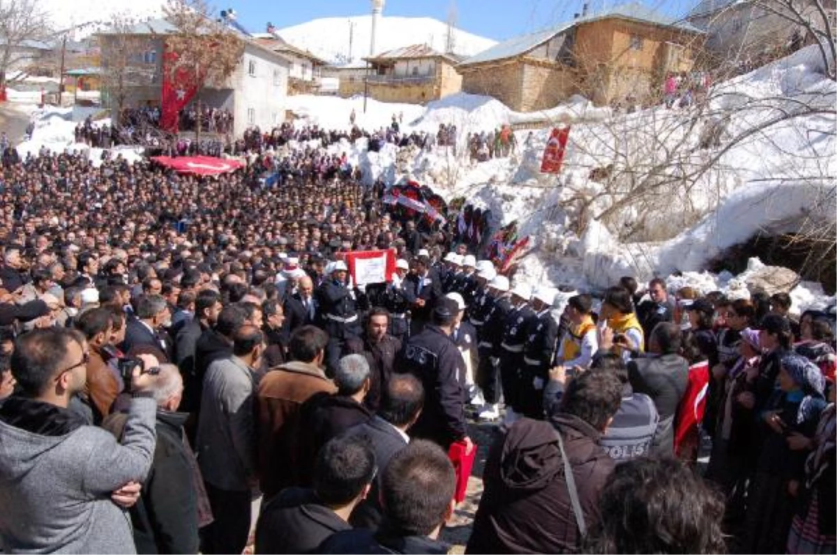 Şehit Polis Arslan\'ı, Kahramanmaraş\'ta 3 Bin Kişi Uğurladı