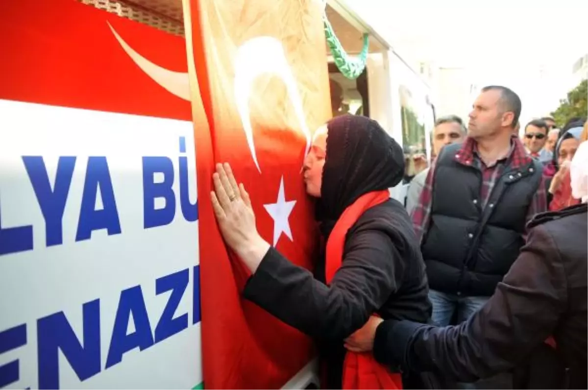 Şehit Polise Hüzünlü Tören; \' Baba Bize Cennette Ev Yap, Yanına Geleceğiz\'