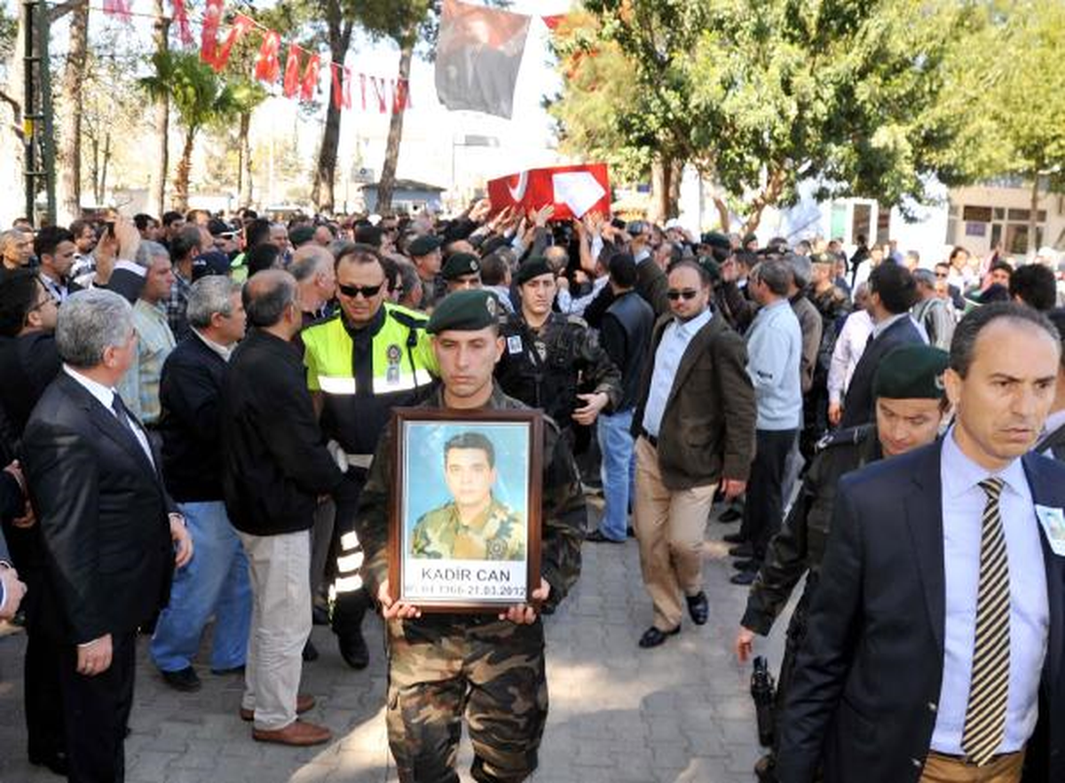Şehit Polise Hüzünlü Tören; Baba Bize Cennette Ev Yap, Yanına Geleceğiz (3)