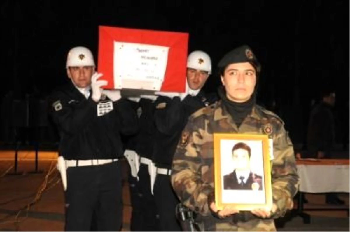 Şehit Polisler İçin Diyarbakır\'da Tören Düzenlendi