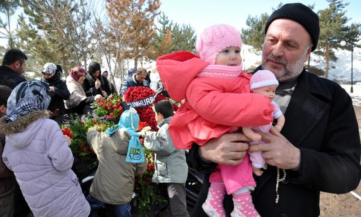 Şehit Uzman Çavuş\'un Vasiyeti: "Dik Durun, Oğlumu Sünnet Ettirin"