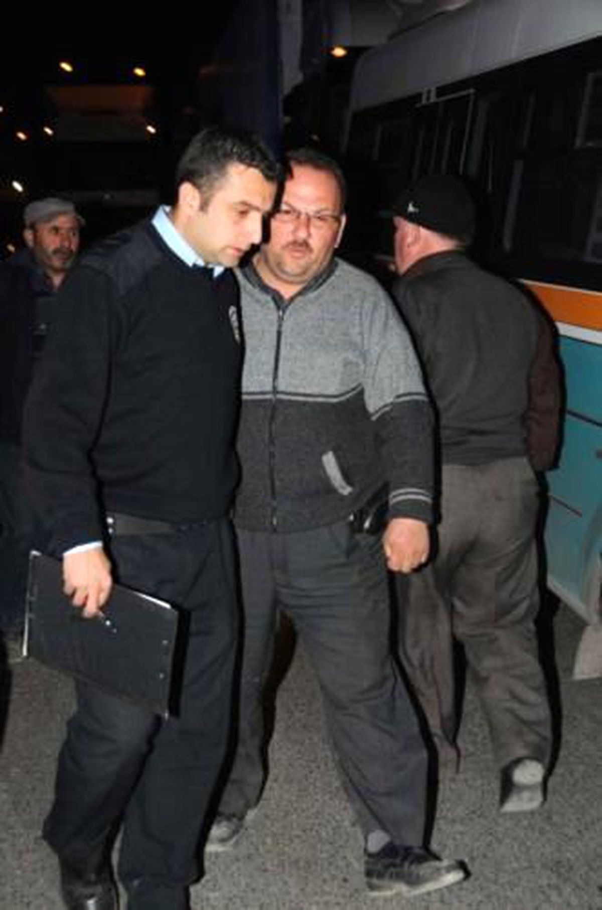 Servis Minibisü Tırın Altına Girdi: 9 Yaralı