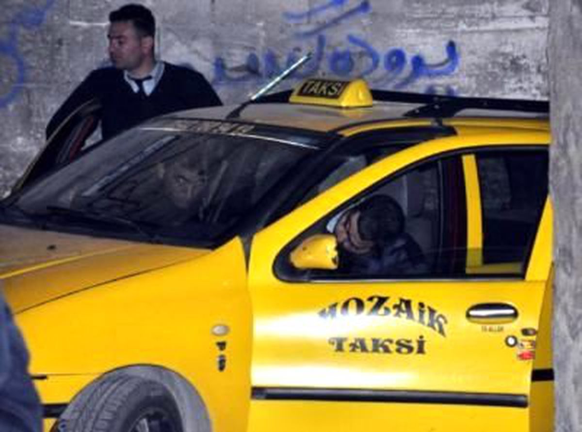 Taksici Direksiyon Başında Öldürüldü