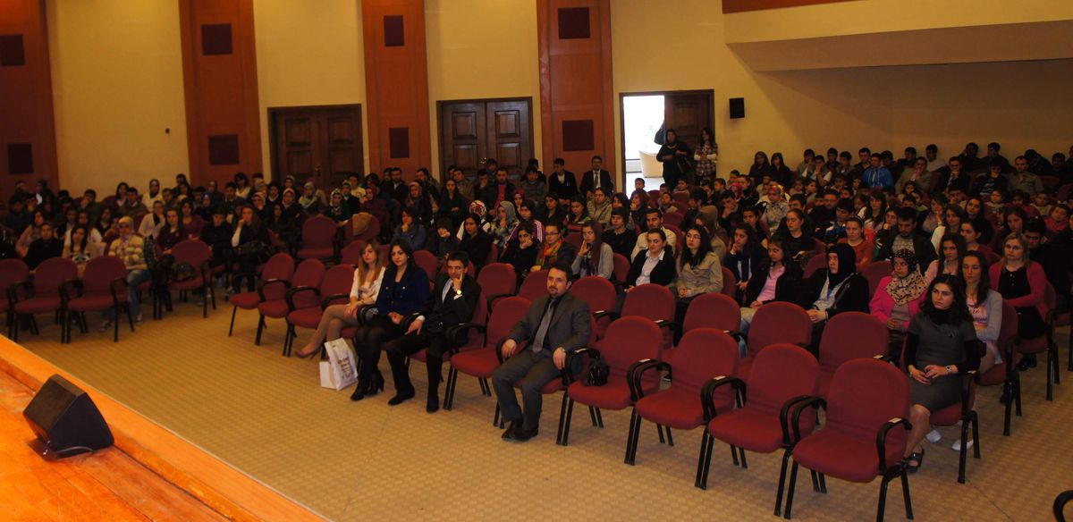 Üniversiteli Öğrencilerden Kapak Toplama Kampanyasına Destek