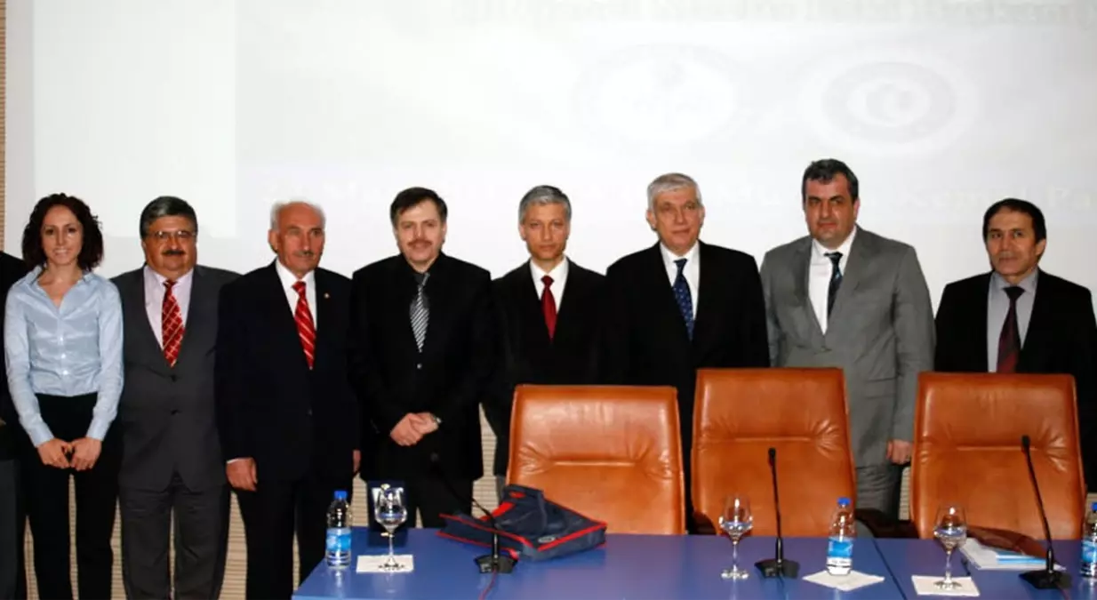 Uşak Üniversitesi\'nde \'Gelecek Yönelimli Vizyon ve Hedefleri\' Konulu Panel