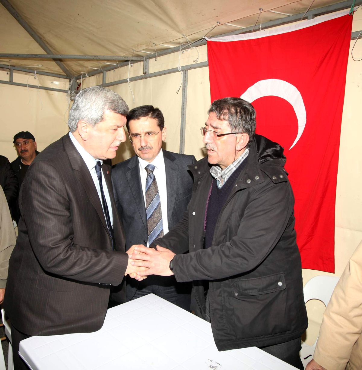 Vali Topaca ve Karaosmanoğlu, Şehidin Ailesine Taziye Ziyareti