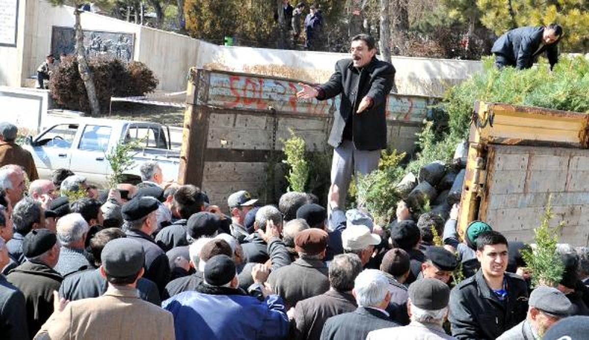 Yozgat\'ta Bedava Fidan İzdihamı