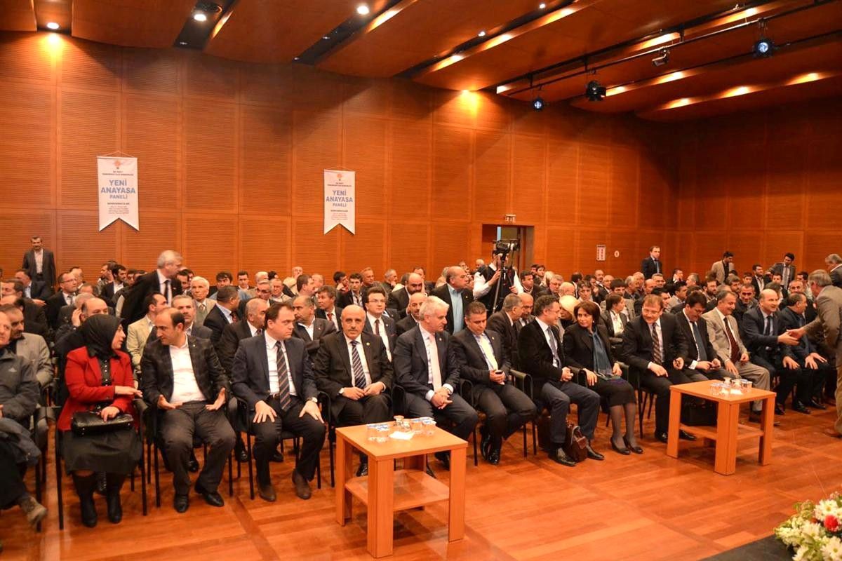 AK Parti Osmangazi\'den Anayasa Paneli