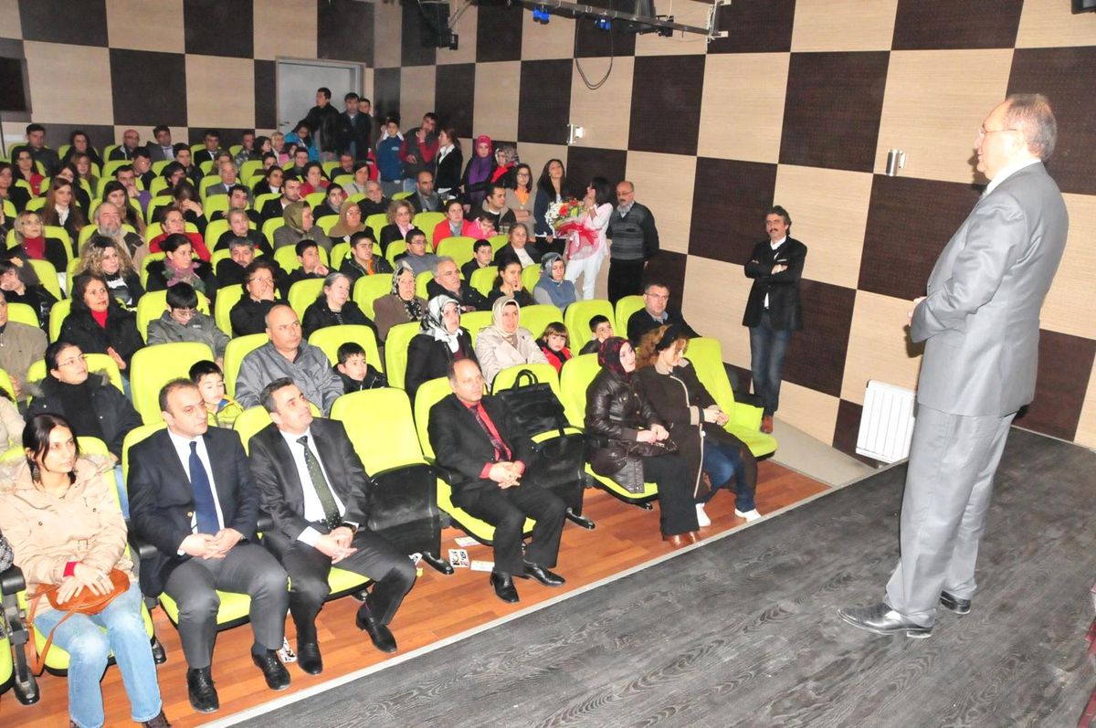 Atakum'da Tiyatro Festivali Başladı