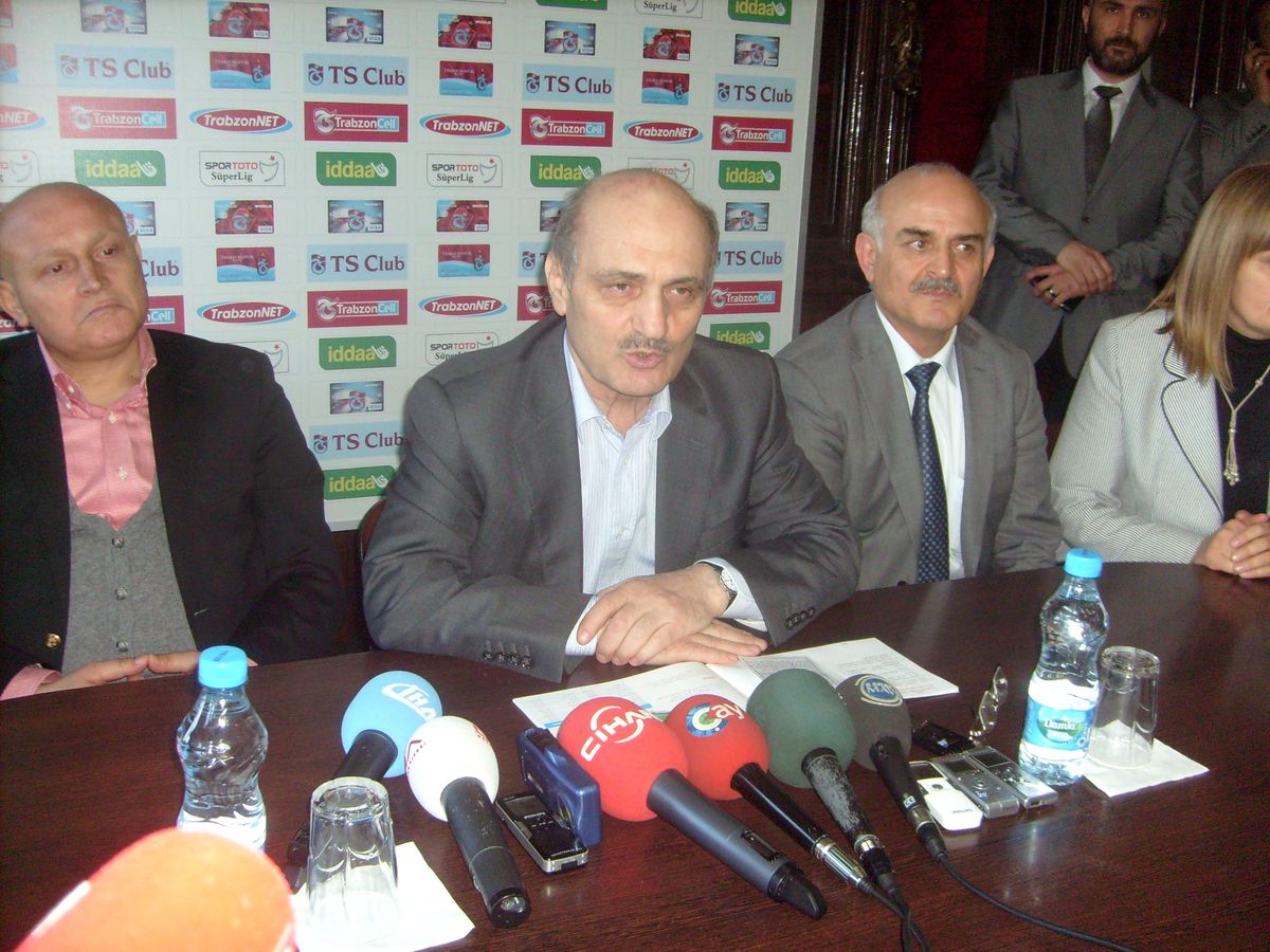 Bakan Bayraktar\'dan Trabzon Gazeteciler Cemiyeti\'ne Ziyaret