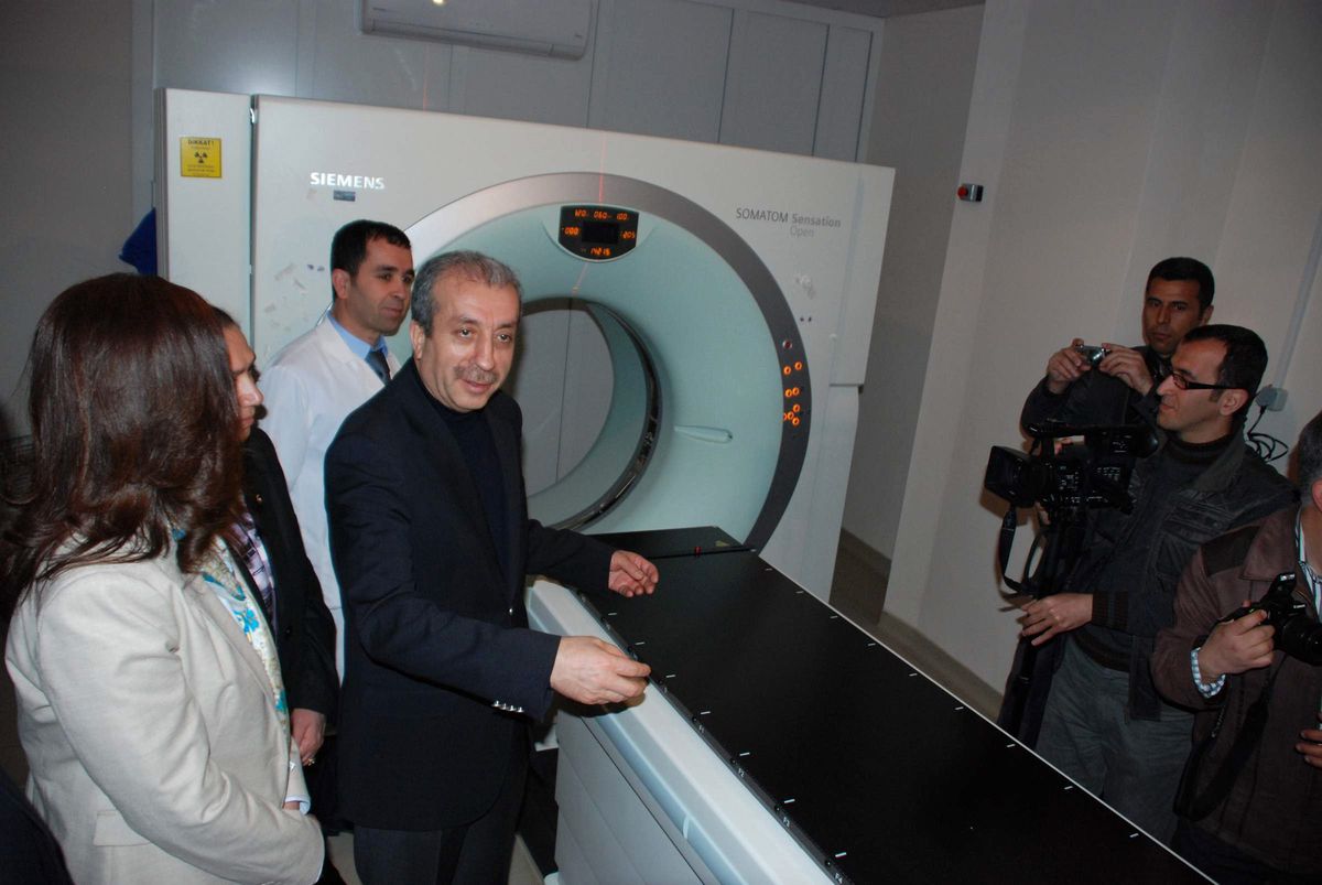 Bakan Eker, Diyarbakır'da Onkoloji Merkezinin Açılışına Katıldı