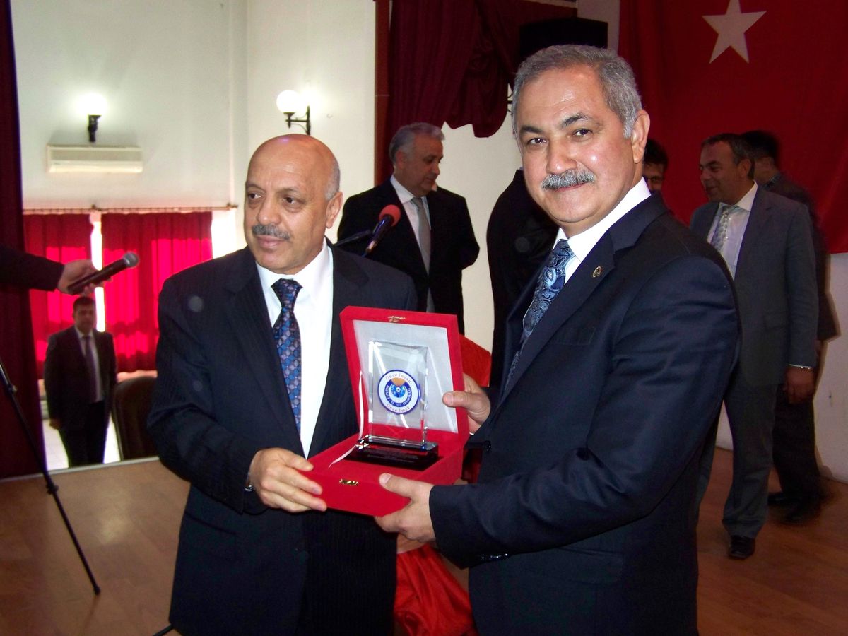 Belediye İşçilerinin Sözleşme Sevinci