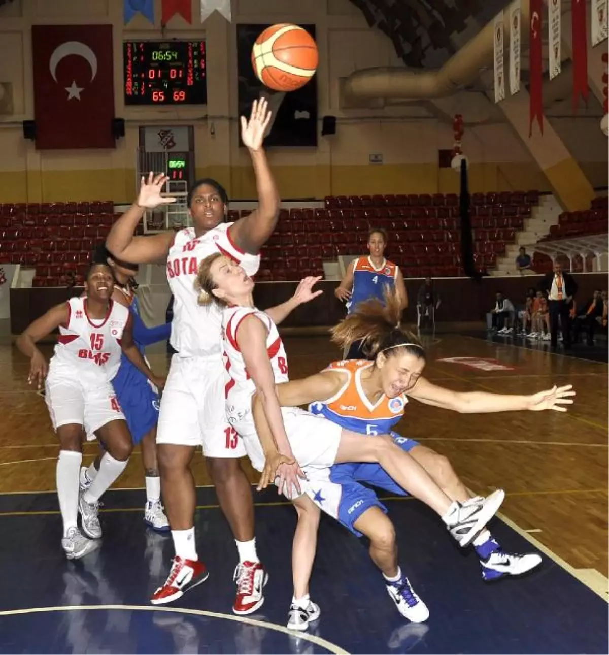 Botaşspor - Mersin Büyükşehir Belediyesi: 72-75