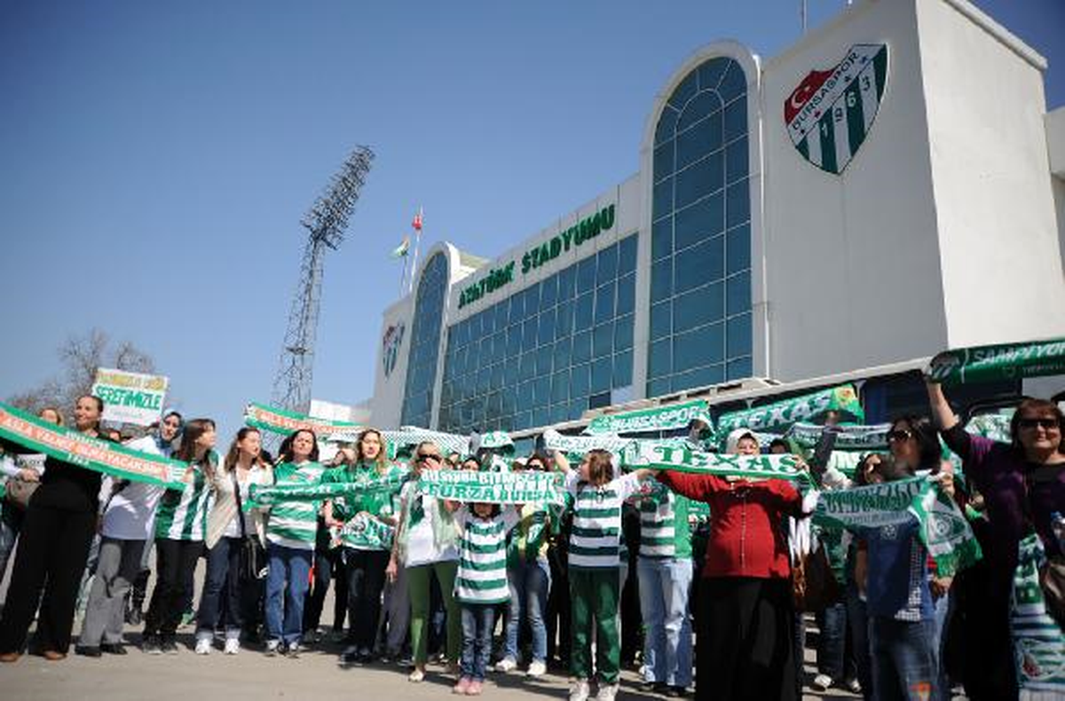 Bursasporlu Yeşil İnciler Fenerbahçe Maçı İçin Yola Çıktı