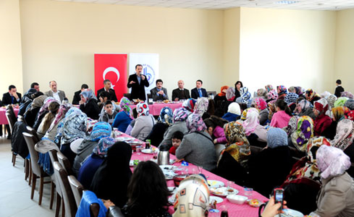 Çevreye Kadın Eli Değecek