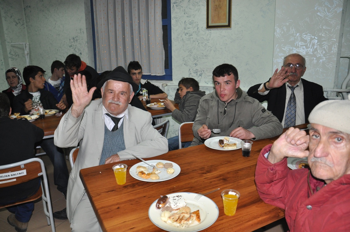 Düzce Huzurevi Sakinleri Gönüllerince Eğlendiler