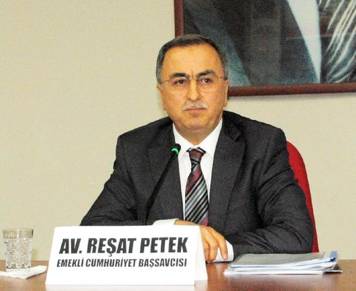 Emekli Başsavcı Petek: Anayasadan Laiklik Kelimesi Çıkarılmalı