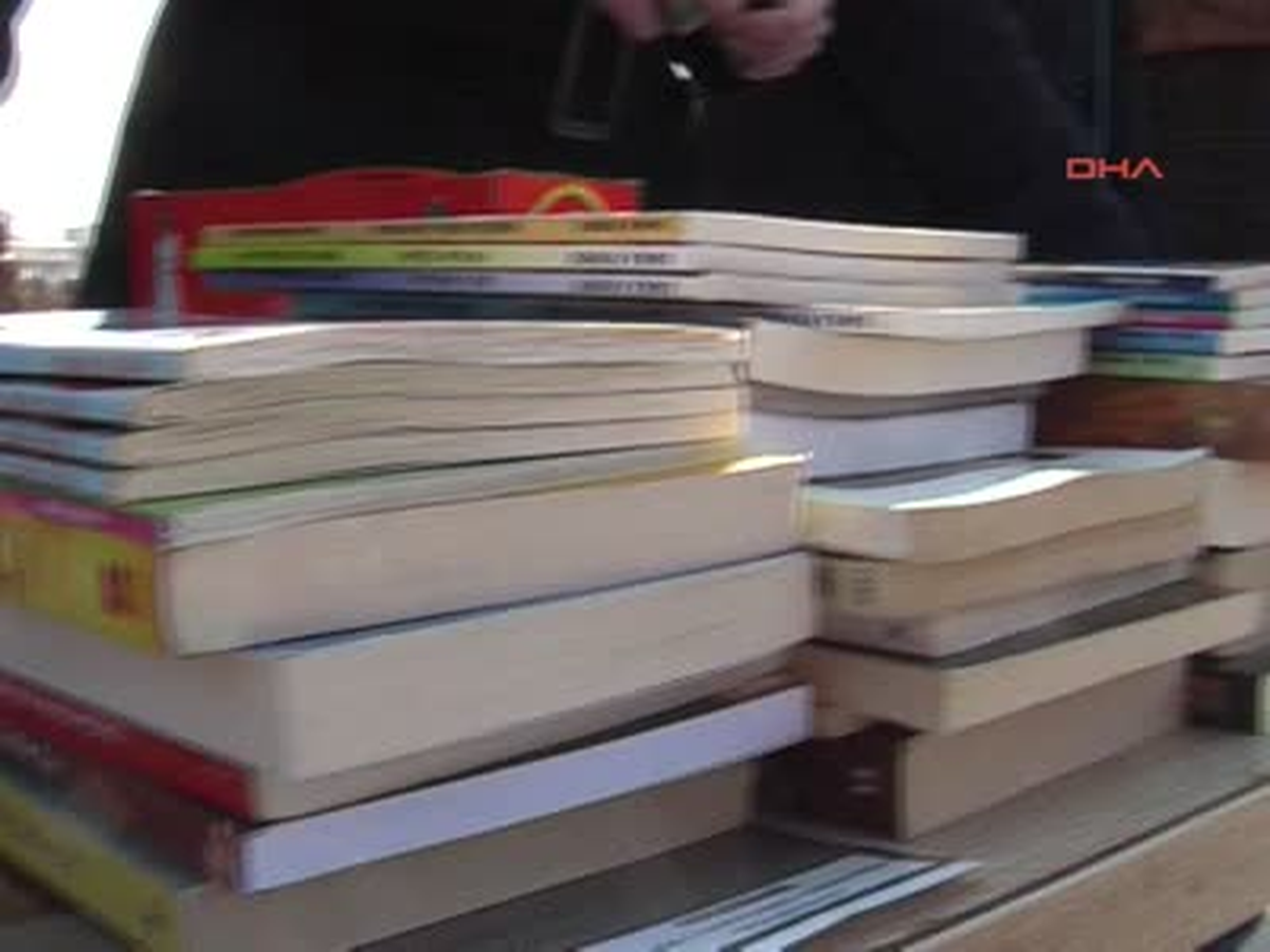 Geleceğin Öğretmenlerinden Van\'a Kitap Yardımı