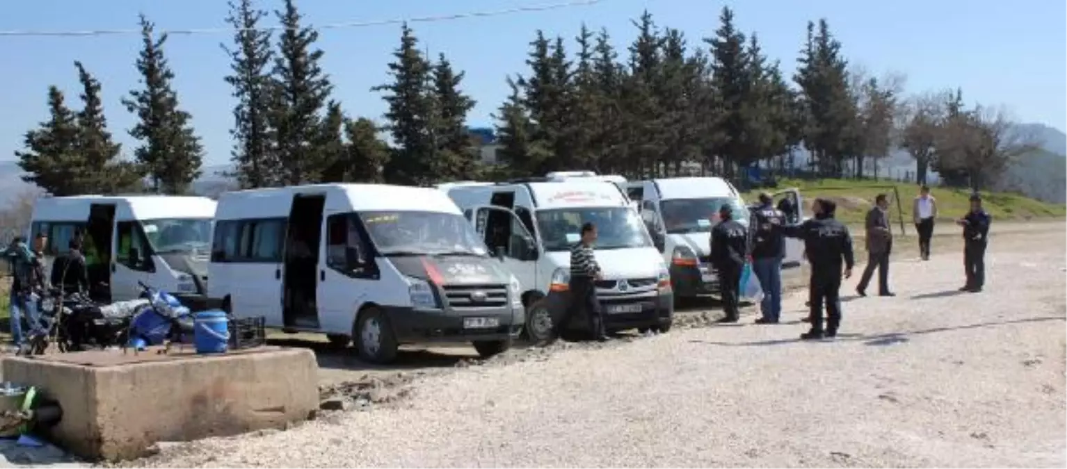 Hatay\'dan Suriyelilerin Kilis\'e Nakli Devam Ediyor