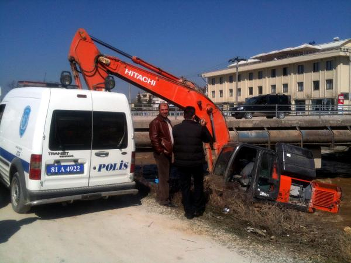 İş Makinelerinden Mazot Çalındı