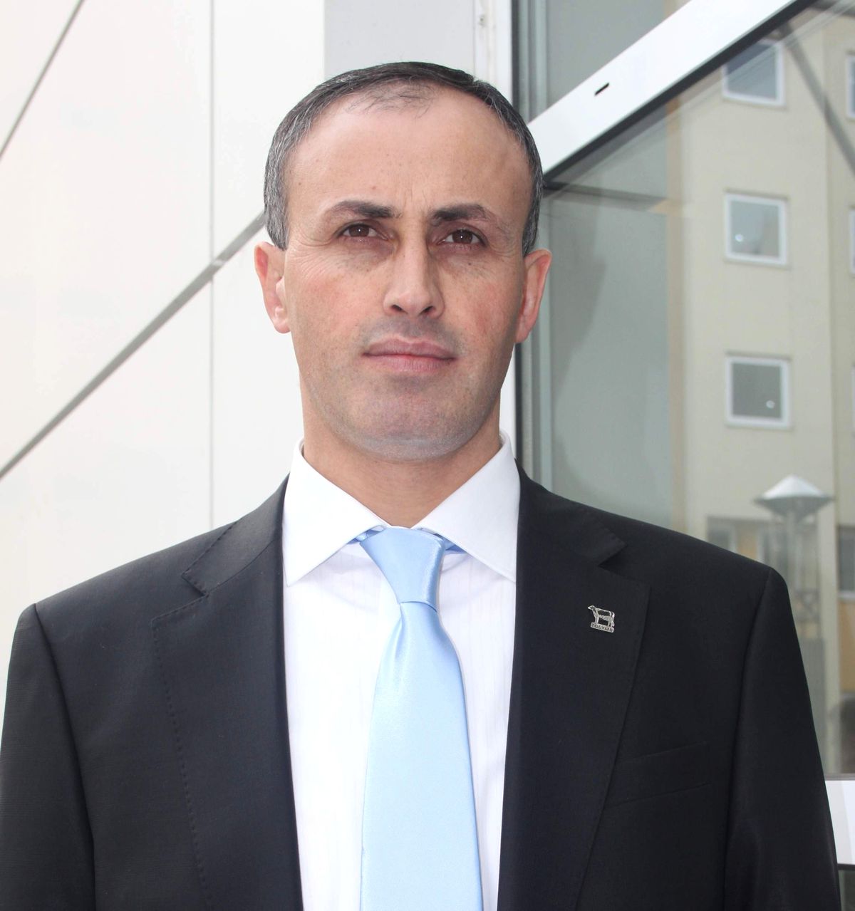 Kadın Çiftçiye Buzağı Hediye Edilecek