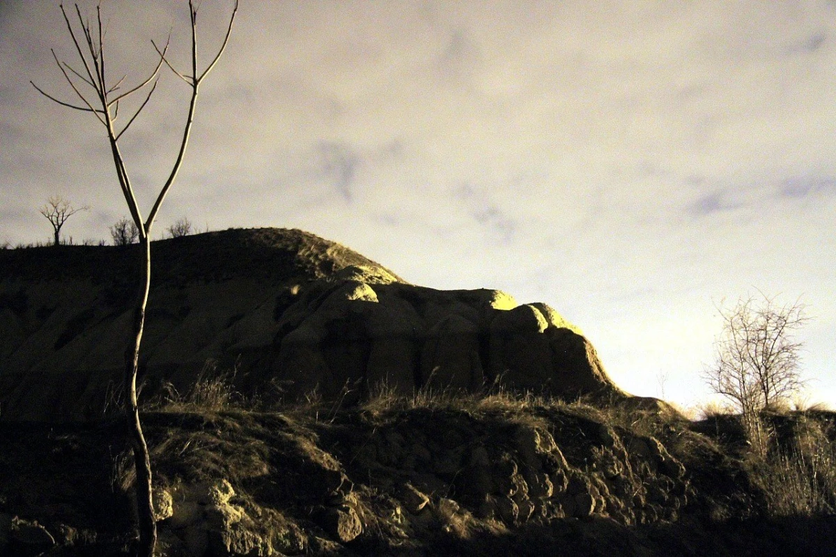 Kapadokya\'da Dogal Bir Sfenksli Yamaç