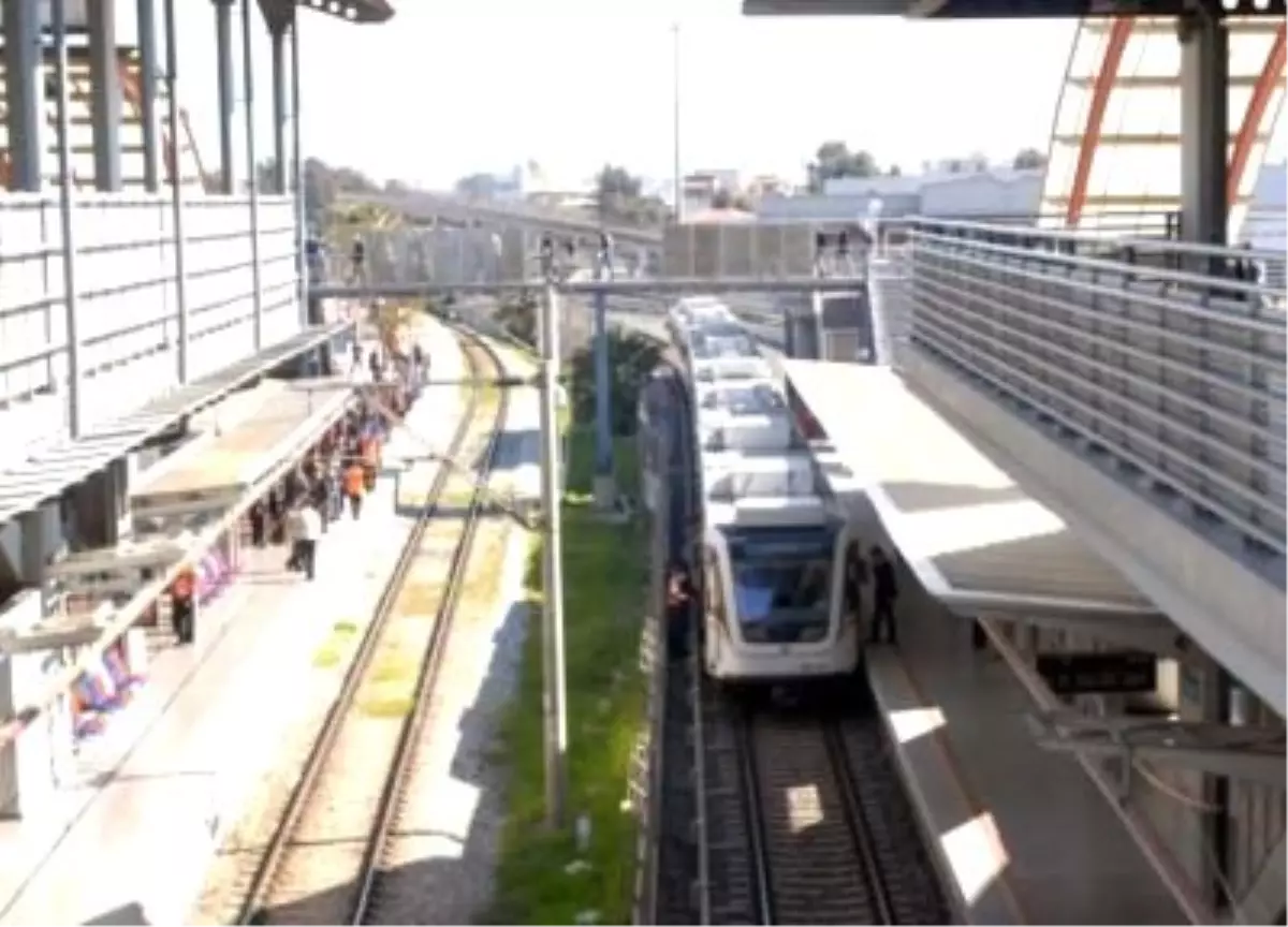 Metro İstasyonunda İntihar