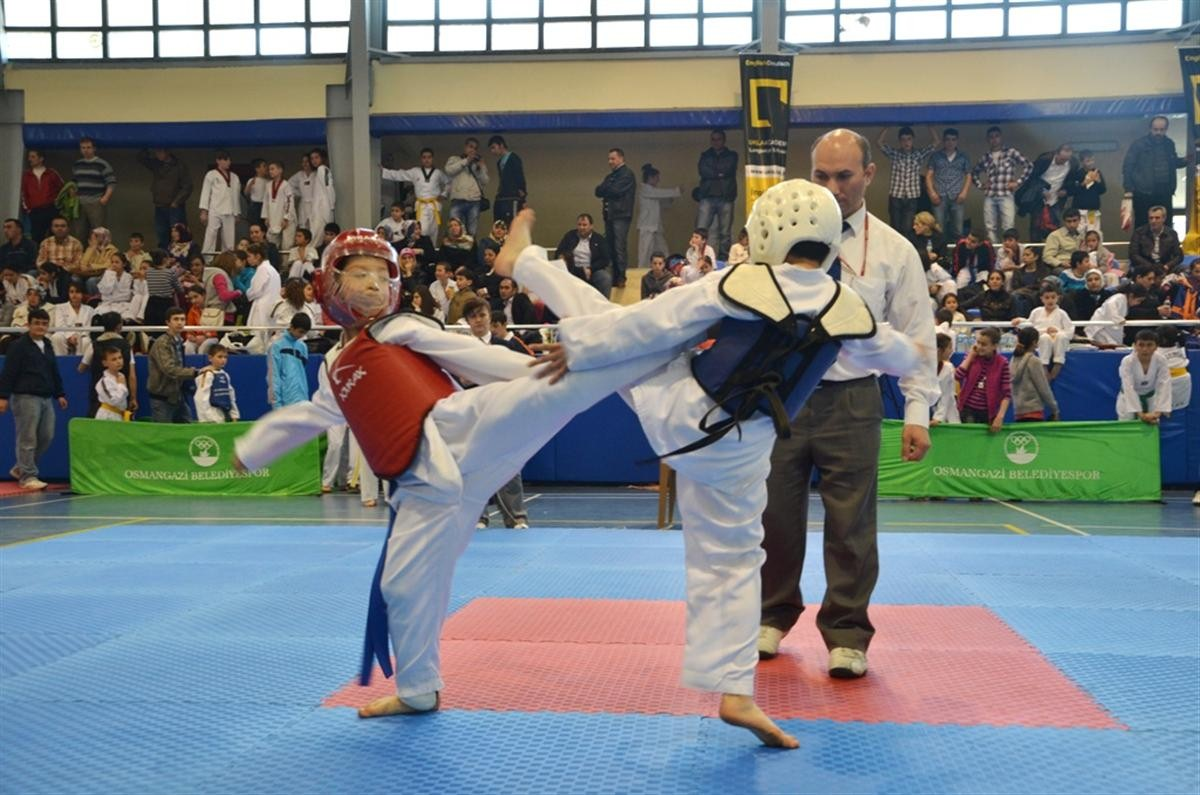 Minikler Minderin Tozunu Attırdı