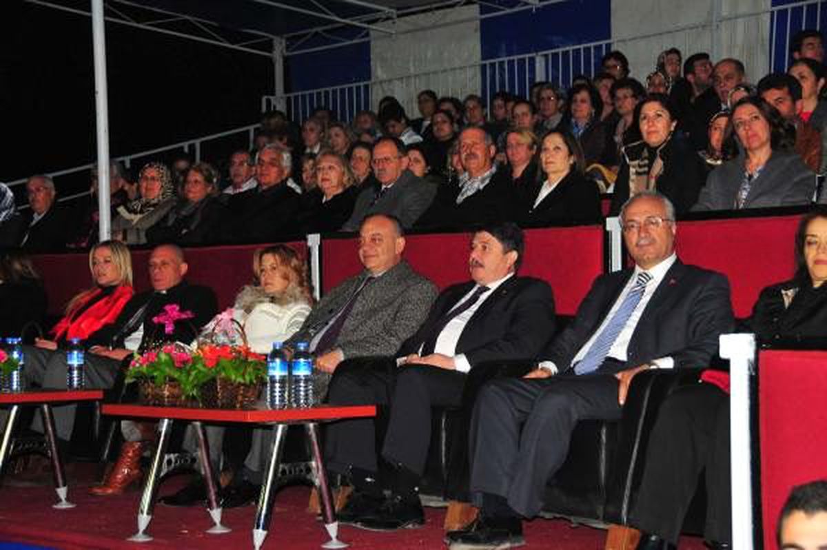 Muazzez Ersoy'dan Nostaljik Gece
