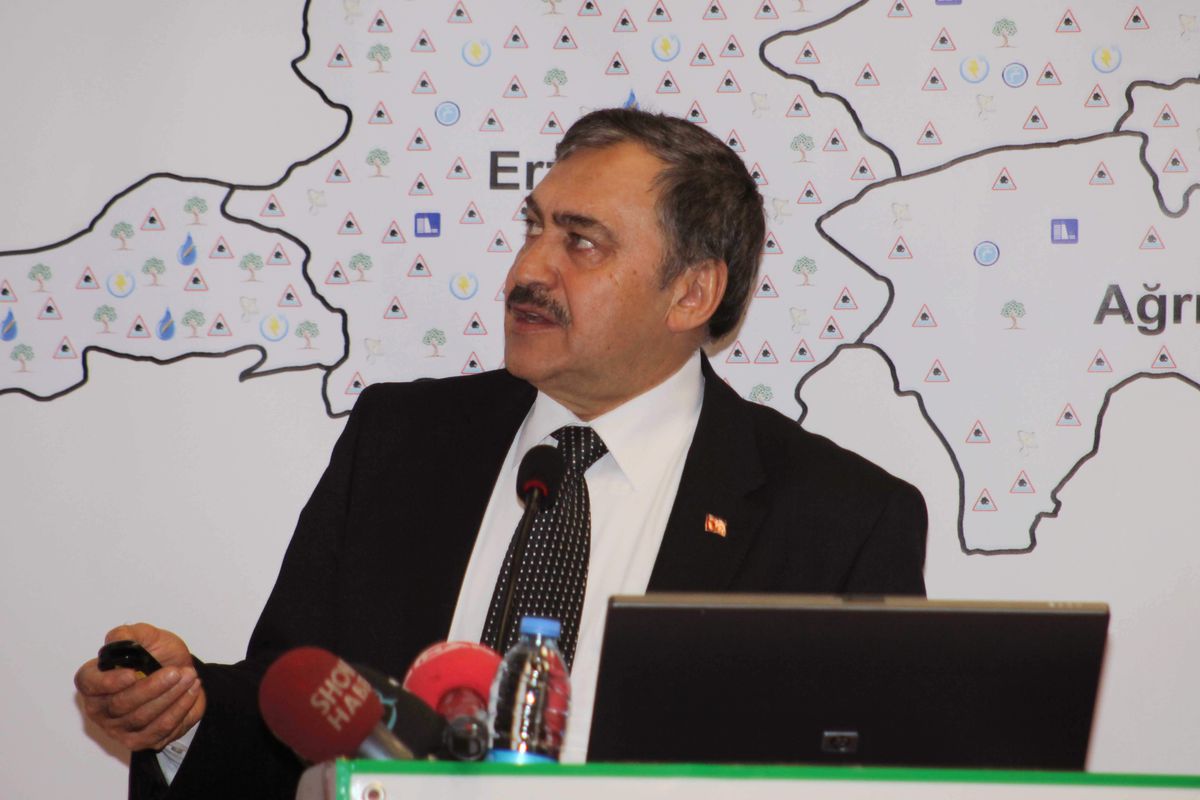 Orman ve Su İşleri Bakanı Prof.Dr.Veysel Eroğlu, Kars İline Yapılan Yatırımlar Hakkında Bilgi Verdi.
