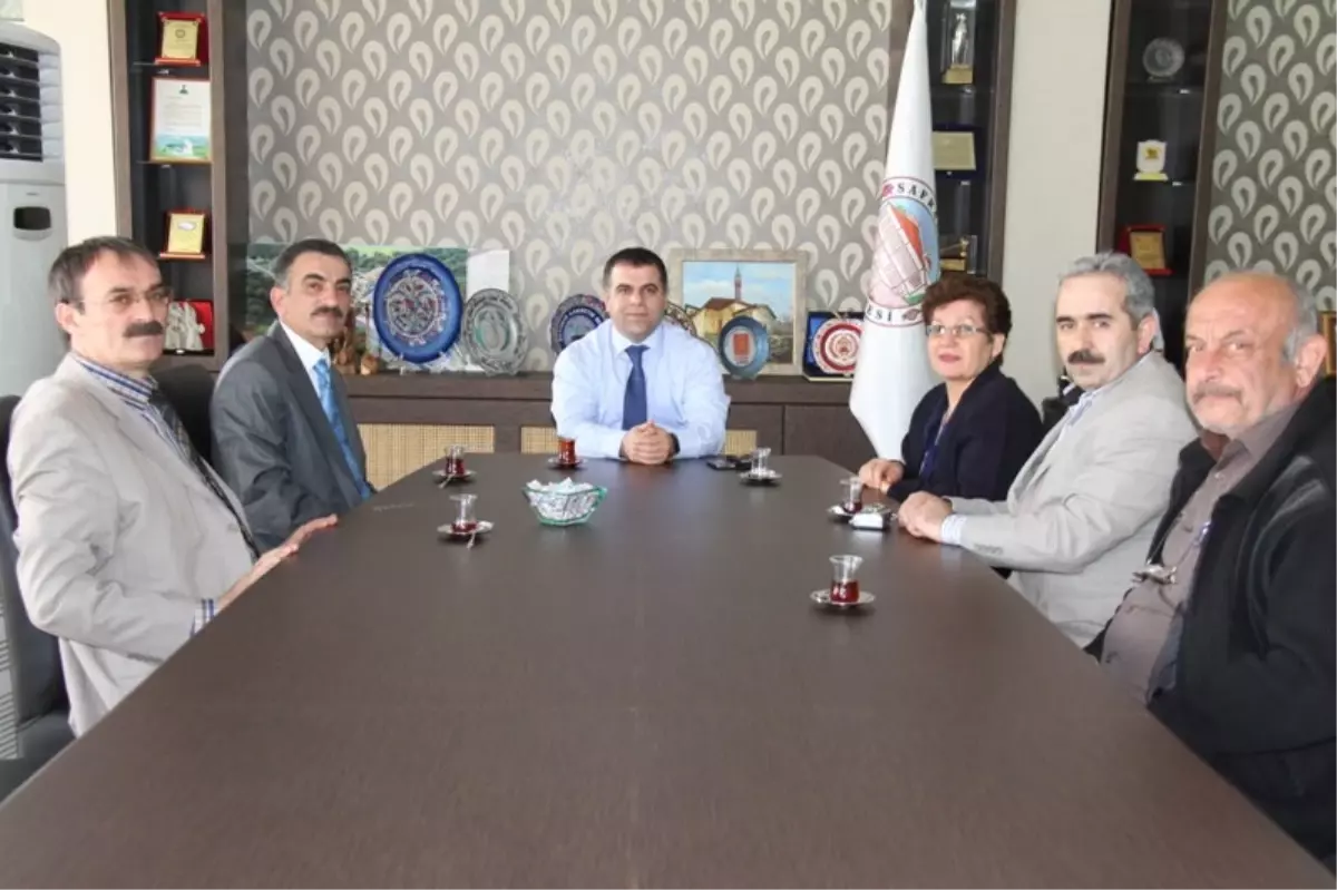 Ovacıklılar Derneğinden Başkan Aksoy\'a Ziyaret