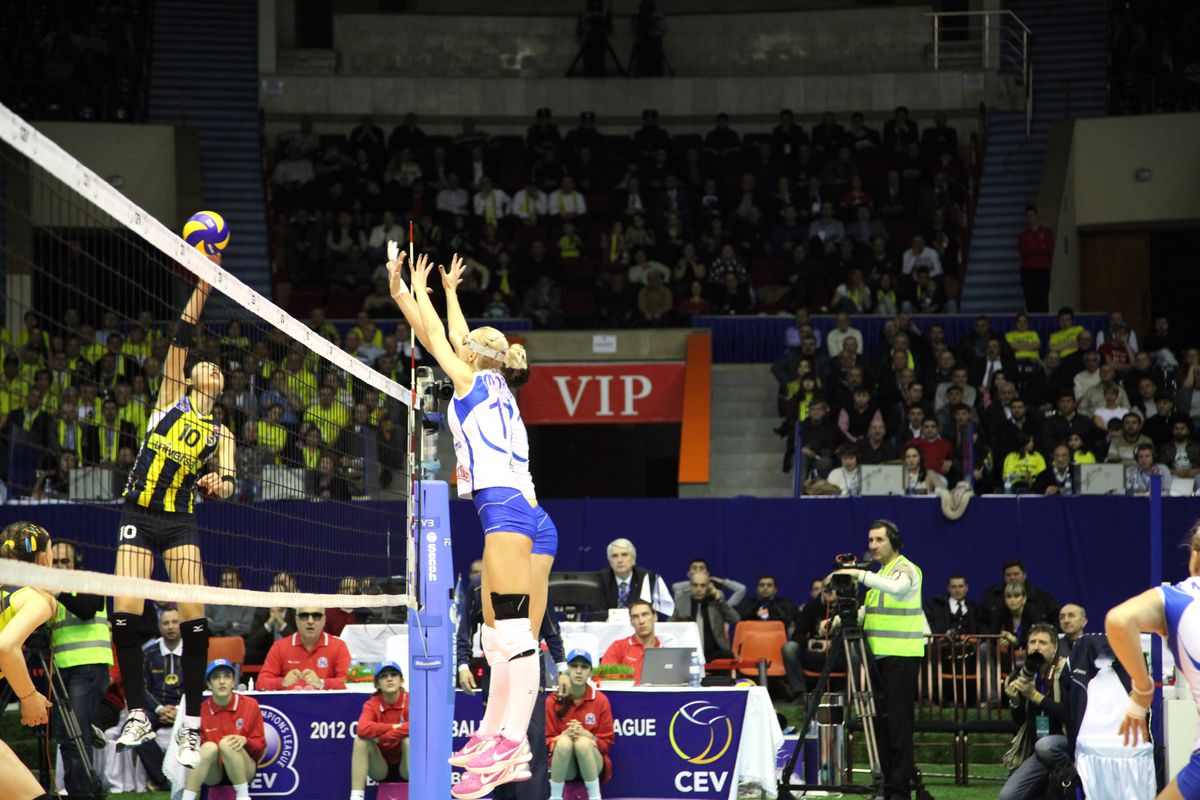 Sarı Melekler Finalde