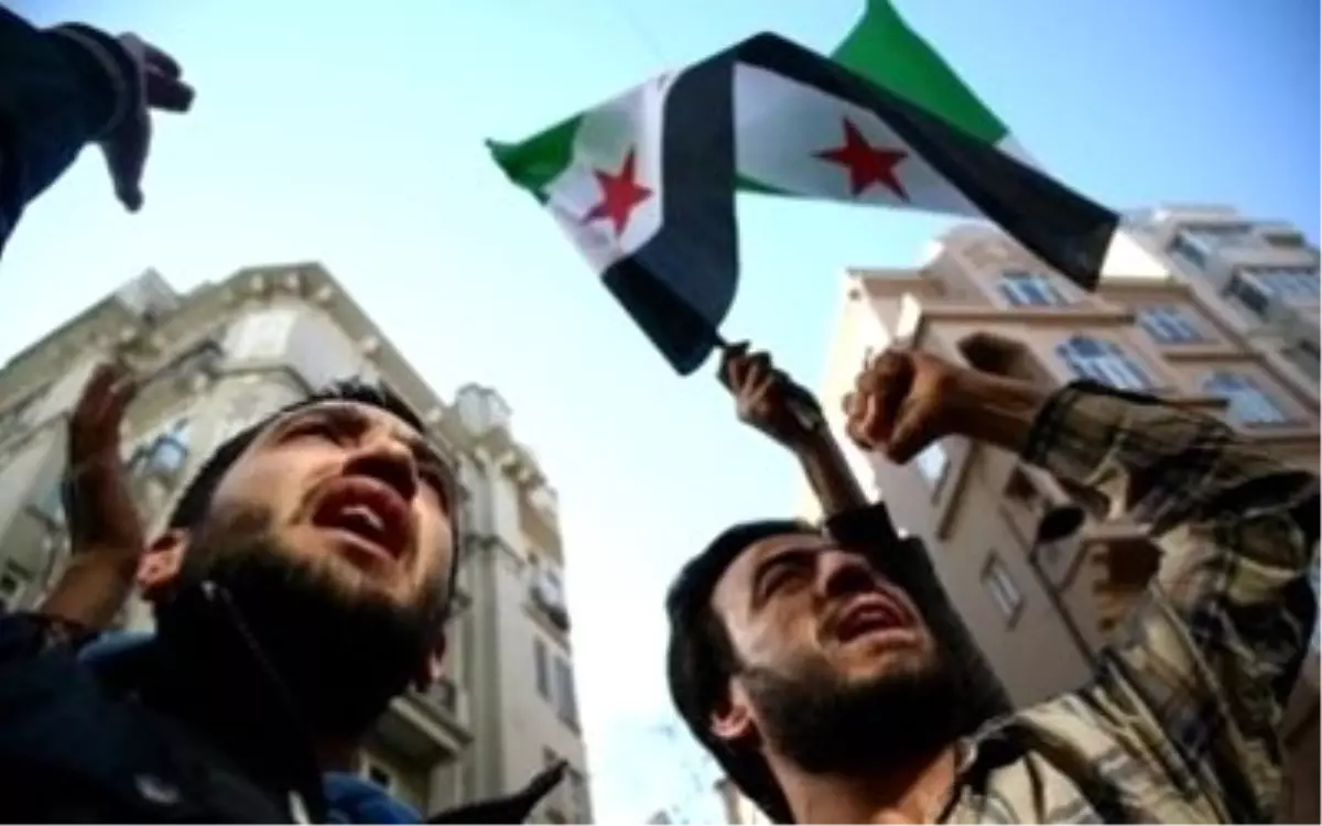 Suriye\'de Göstericilere Ateş Açıldı: 12 Ölü