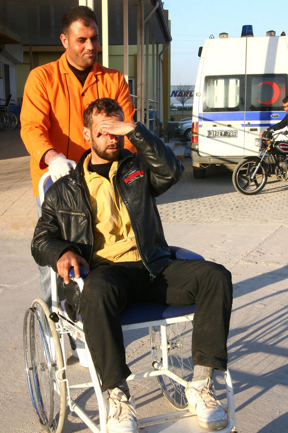 Suriyeli Yaralılar Türkiye\'ye Getiriliyor