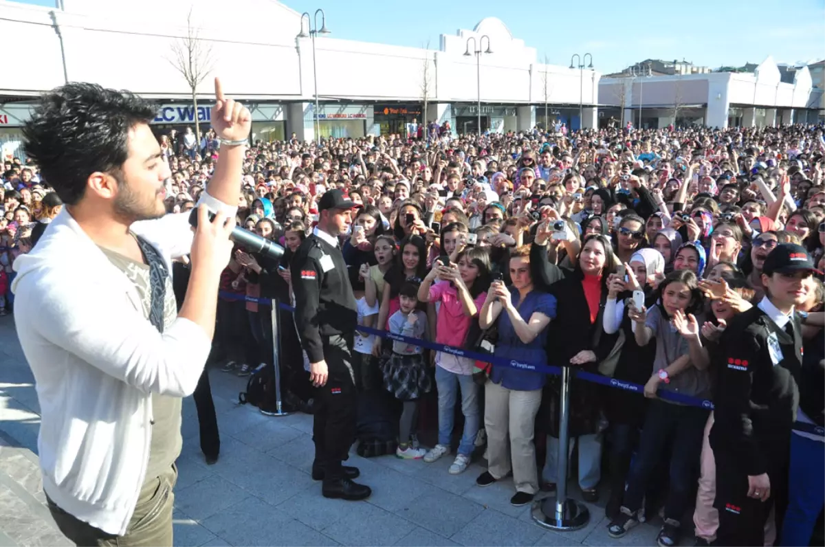Yusuf Güney İnegöllüleri Coşturdu