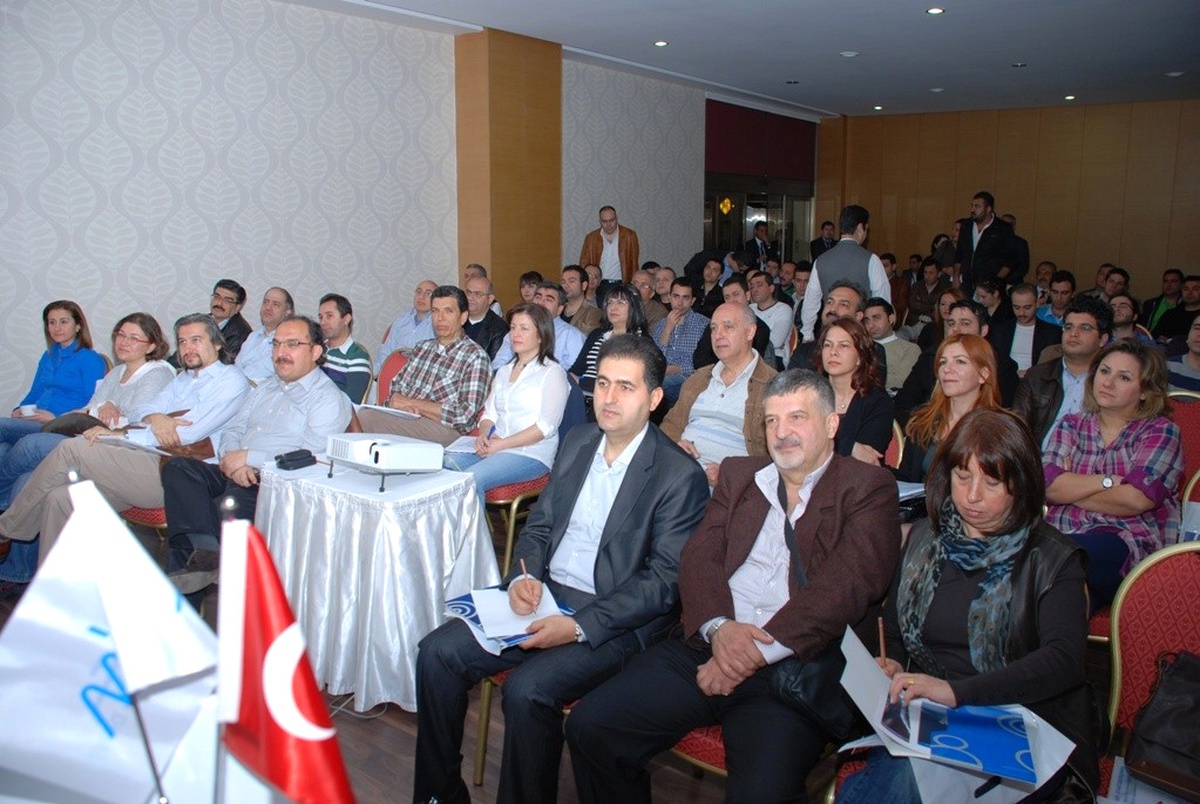 Adana\'da Diş Hekimlerine İmplant Semineri