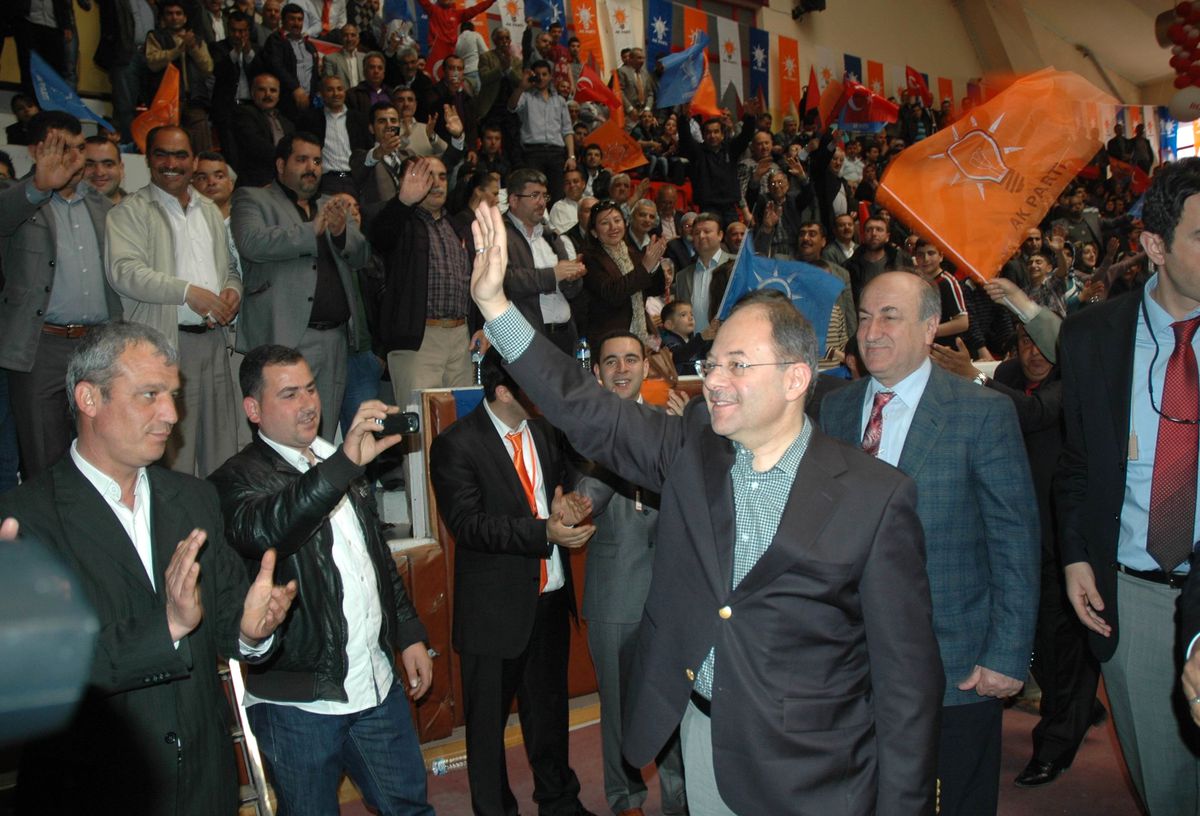 Bakan Akdağ\'dan BDP\'ye: "Şehidimiz İçin Siz Ne Hissettiniz"