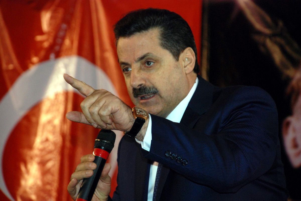 Bakan Çelik, MHP\'yi 4+4+4\'e Destek Vermeye Çağırdı