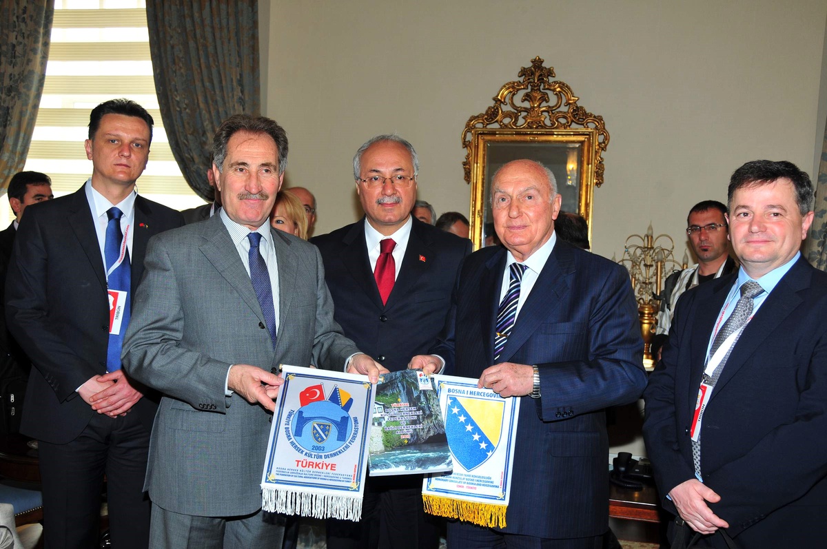 Bakan Günay Manisa Valiliğini Ziyaret Etti