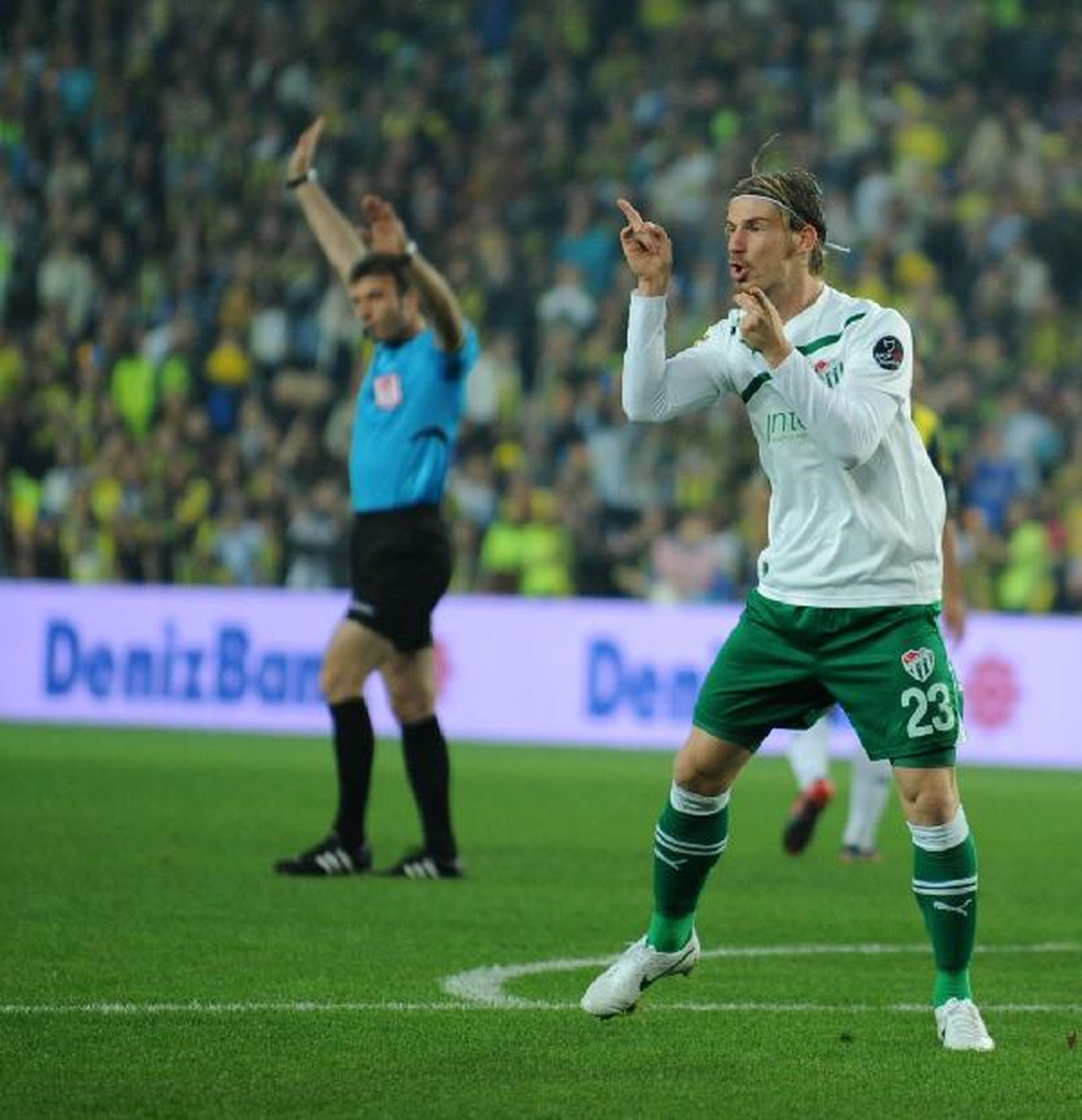 Bursaspor\'un Genç Savunmacısı Serdar Aziz: Attığım Gol Ofsayt Değildi