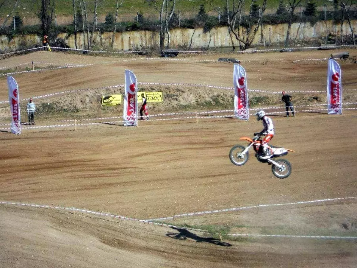 Dursunbeyli Motokros Şampiyonu Susurluk'ta Şampiyon Oldu