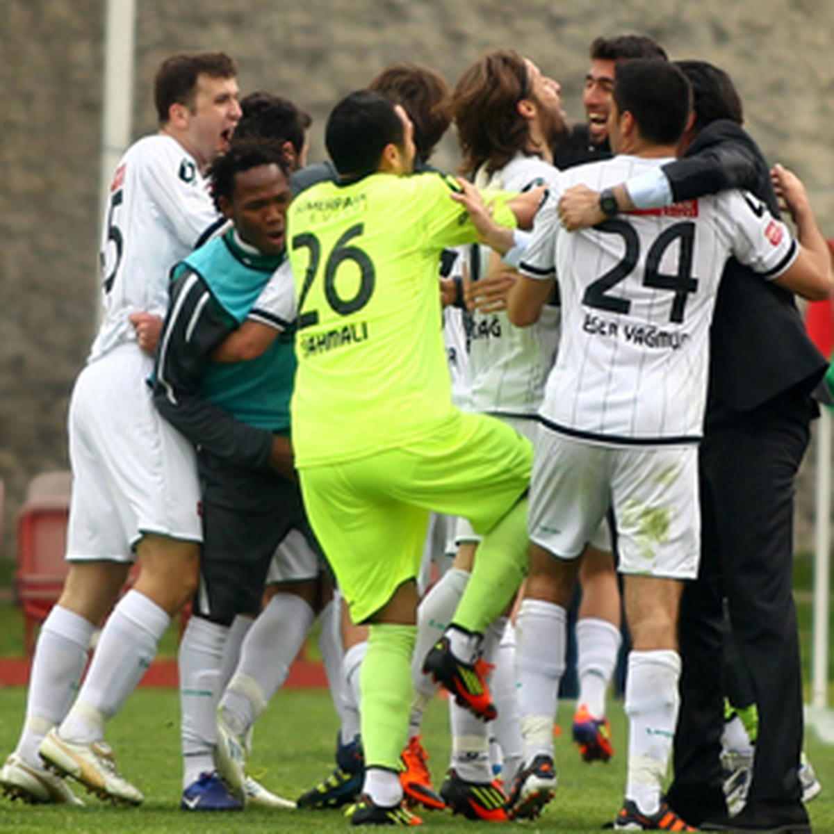 Karşıyaka - Denizlispor Maçı Sonrası Olaylar Çıktı