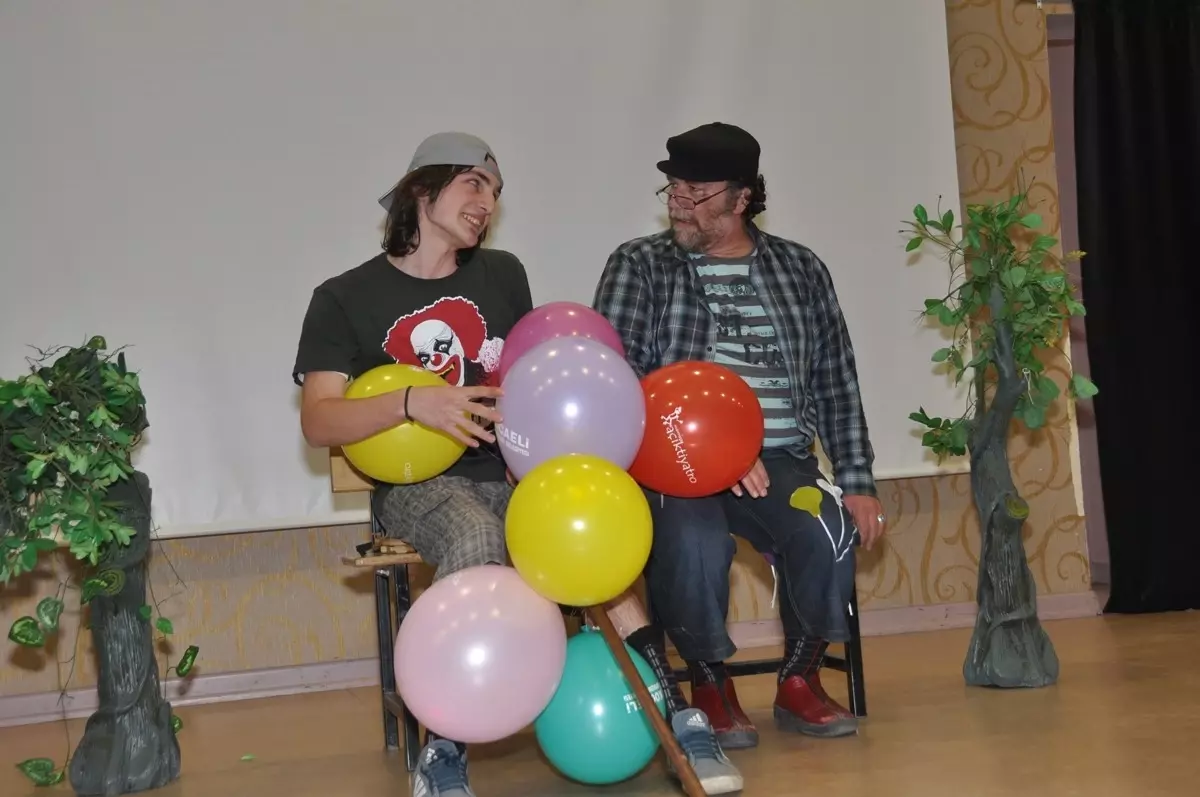 Kartepeli Çocuklar Baloncu Amca ile Tanıştı