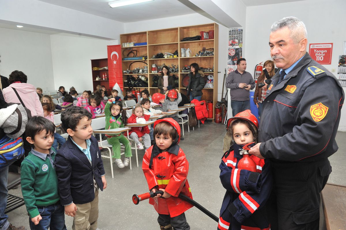 Küçük Öğrenciler İtfaiye ile Tanıştı