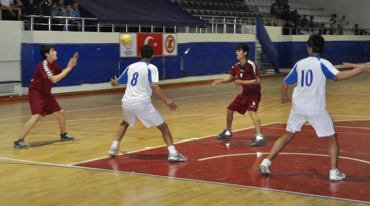Kulüplü Küçükler Kız-Erkek Hentbol Grup Birinciliği Sona Erdi