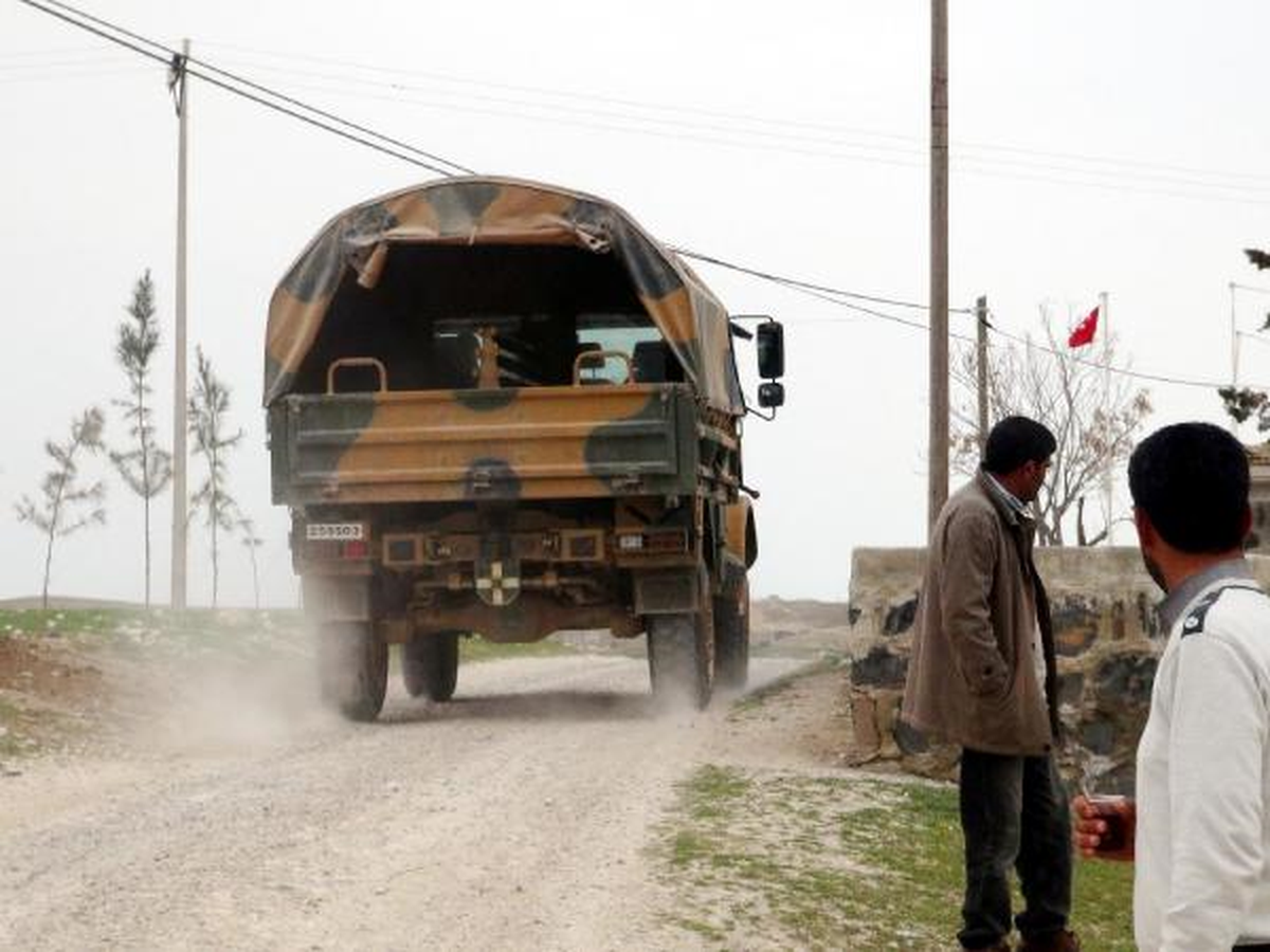Sınırda Suriye Helikopterinin Düştüğü İhbarı