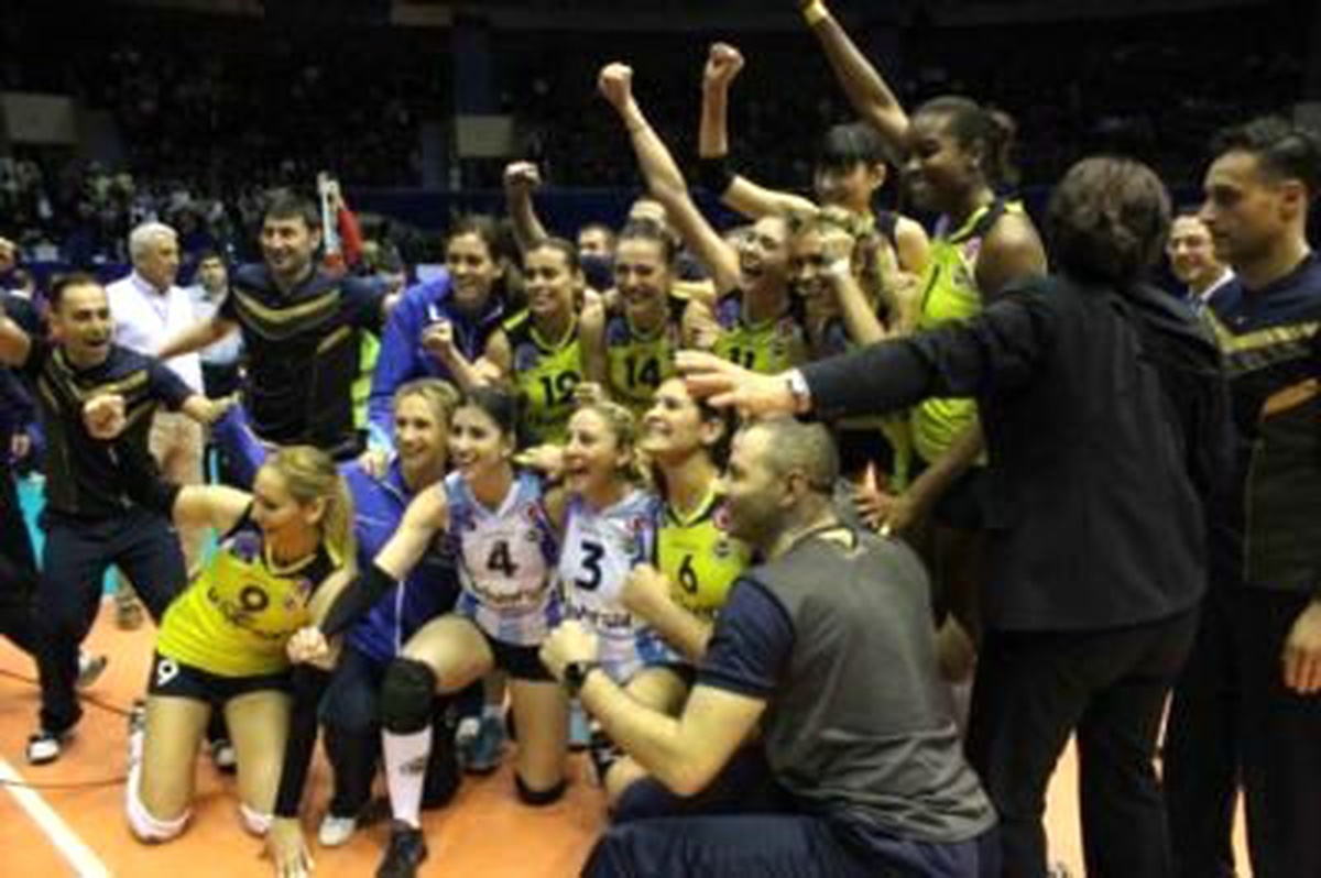 10 Bin Fitte "Şampiyon Fener" Sesleri