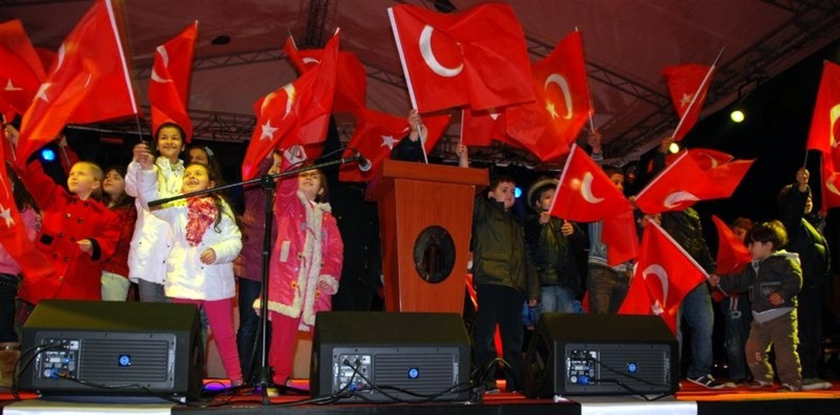 18 Mart Zafer Haftası Etkinlikleri Orhan Hakalmaz Konseri ile Sona Erdi