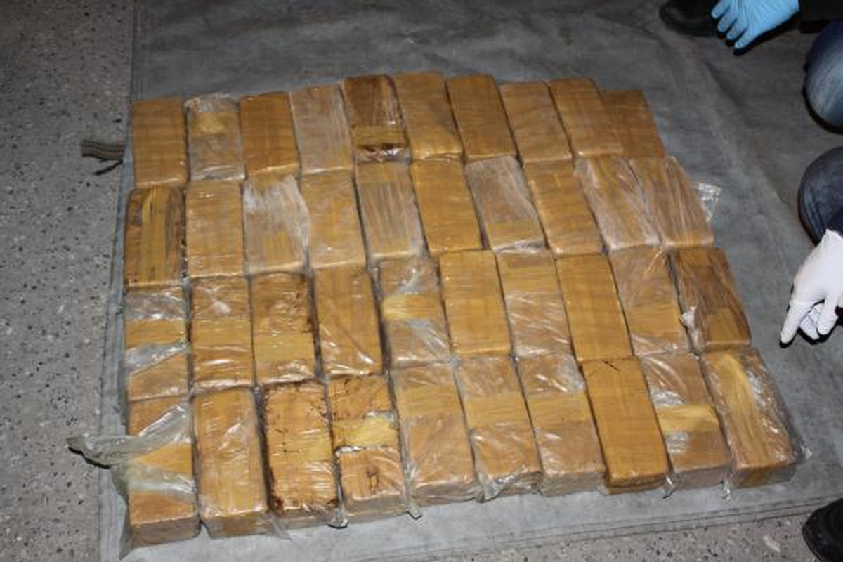 42 Kilo Eroini Türk Kahvesi ile Gizlemeye Çalışmışlar